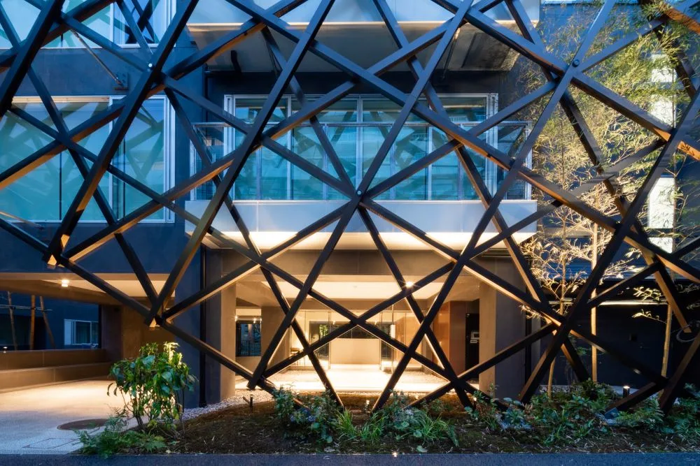 The Avior (Tokyo Japan)